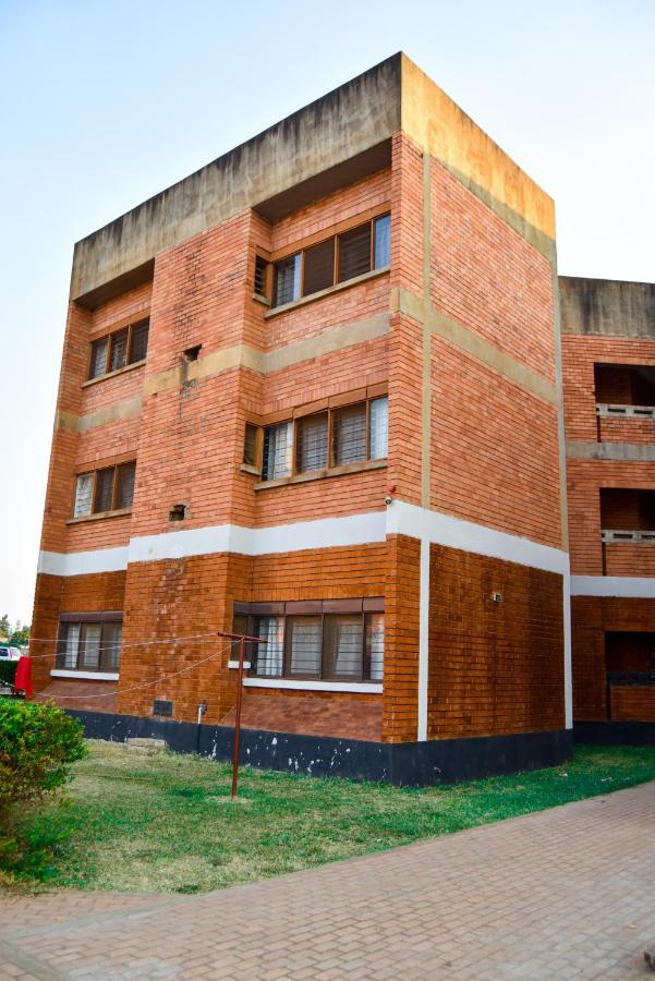Spacious Zamtel Flat Lusaka Exterior foto